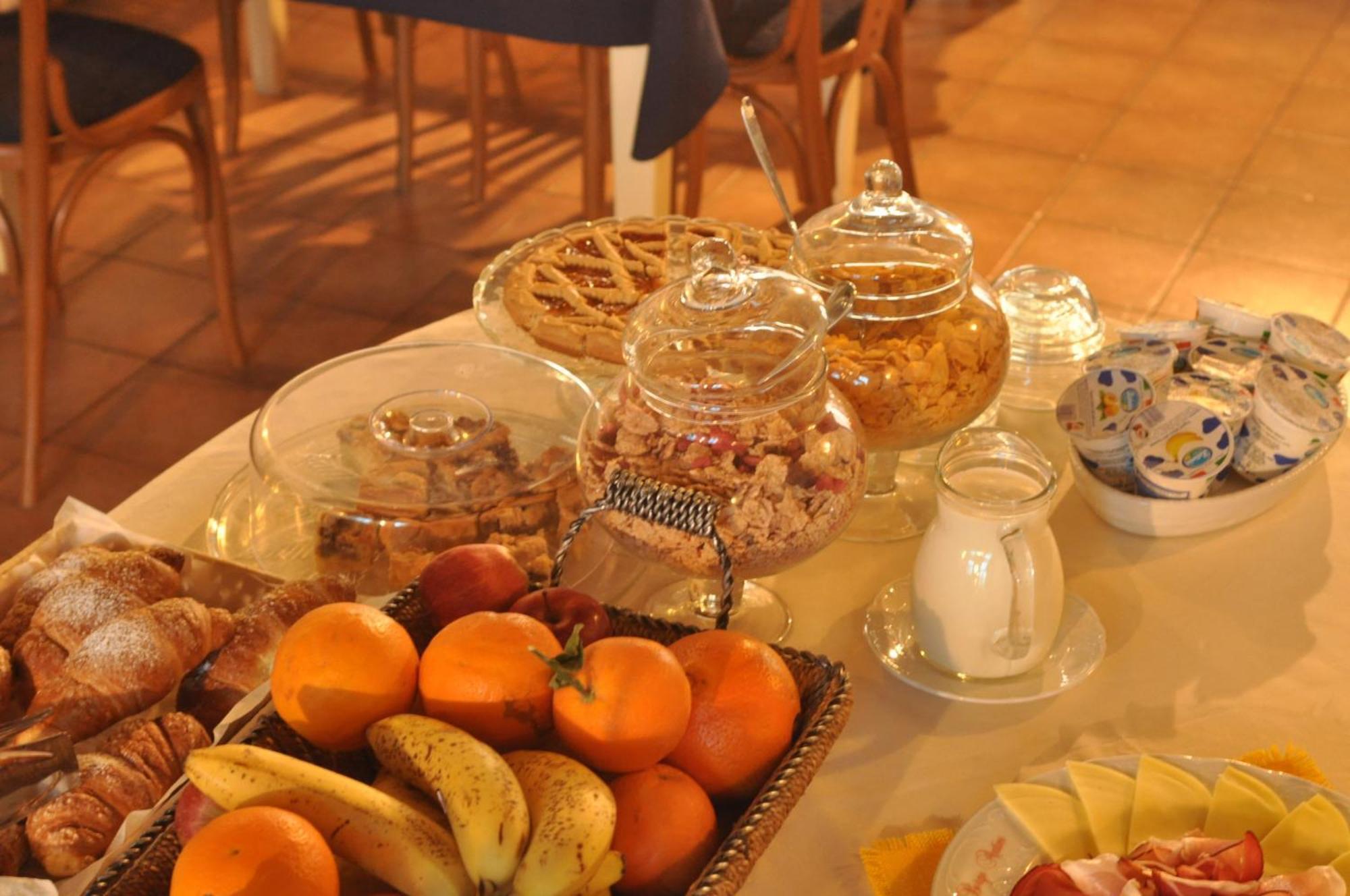 Hotel Borgo Antico ビッビエーナ エクステリア 写真