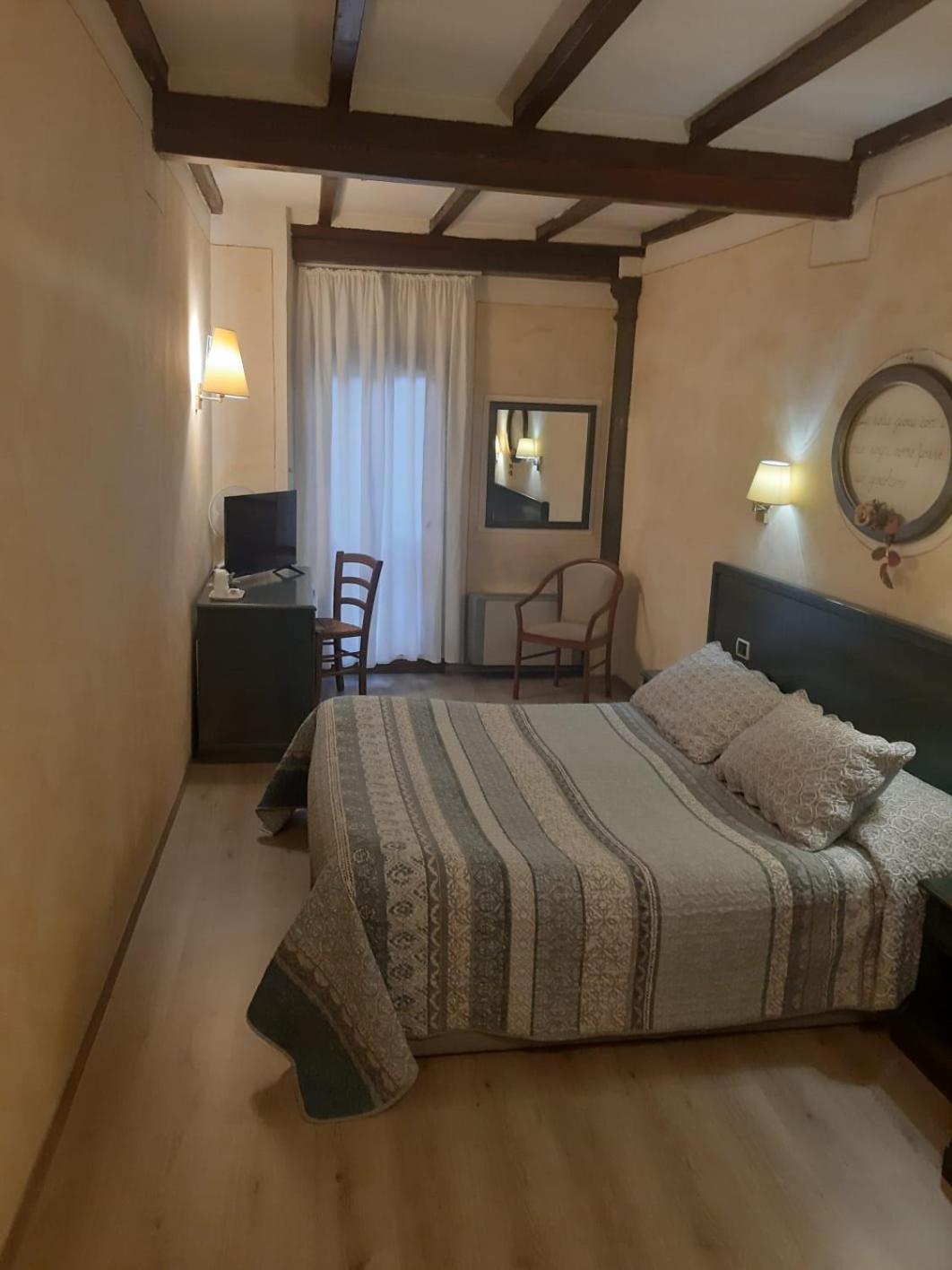 Hotel Borgo Antico ビッビエーナ エクステリア 写真