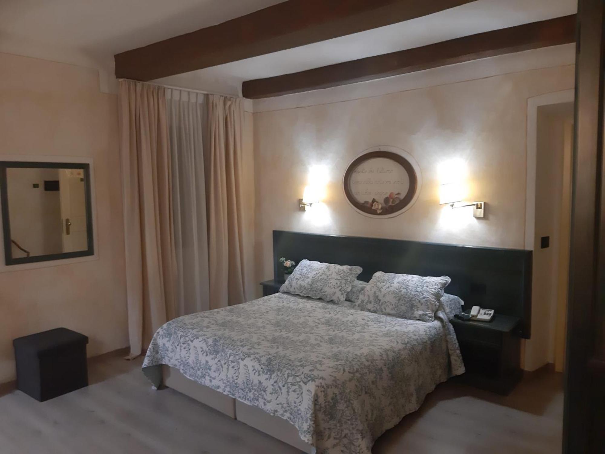 Hotel Borgo Antico ビッビエーナ エクステリア 写真