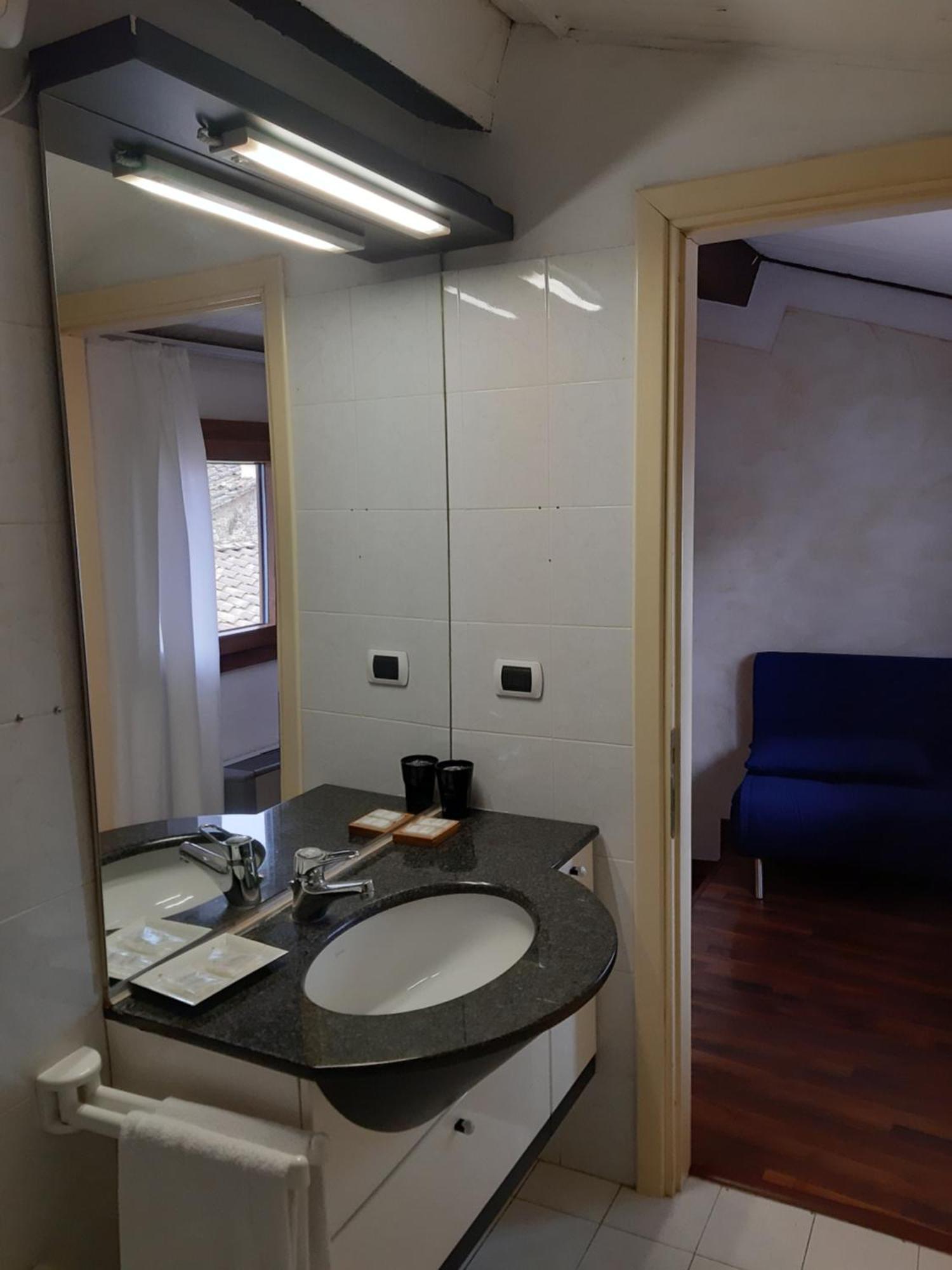 Hotel Borgo Antico ビッビエーナ エクステリア 写真